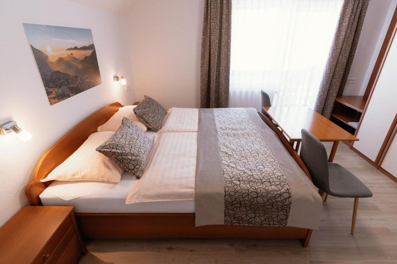 בוהין Apartments & Rooms Malej מראה חיצוני תמונה