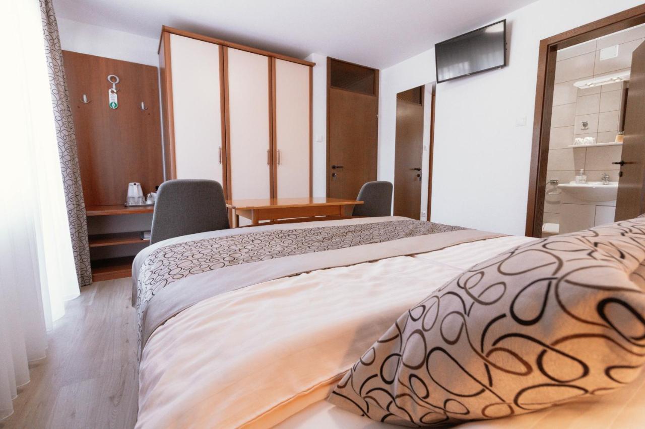 בוהין Apartments & Rooms Malej מראה חיצוני תמונה