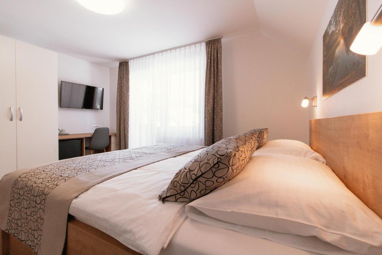 בוהין Apartments & Rooms Malej מראה חיצוני תמונה