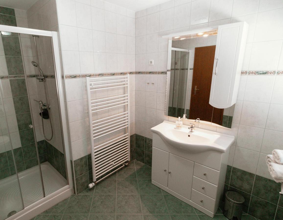 בוהין Apartments & Rooms Malej מראה חיצוני תמונה