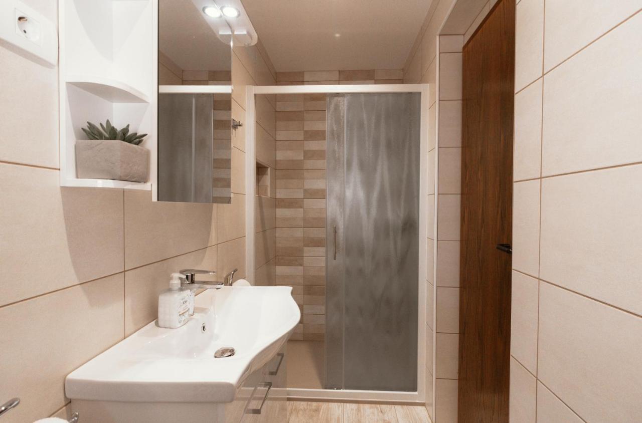 בוהין Apartments & Rooms Malej מראה חיצוני תמונה