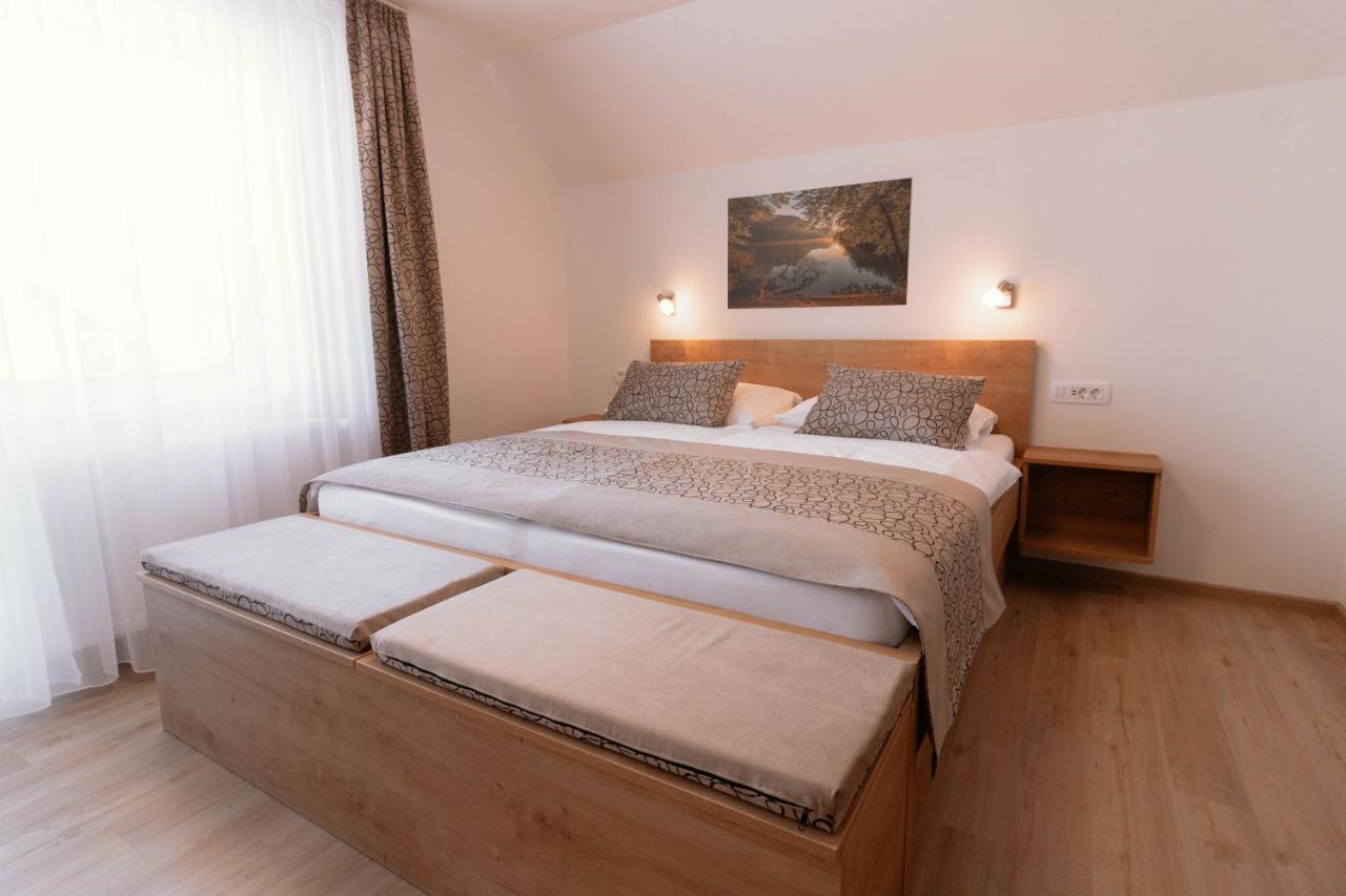בוהין Apartments & Rooms Malej מראה חיצוני תמונה