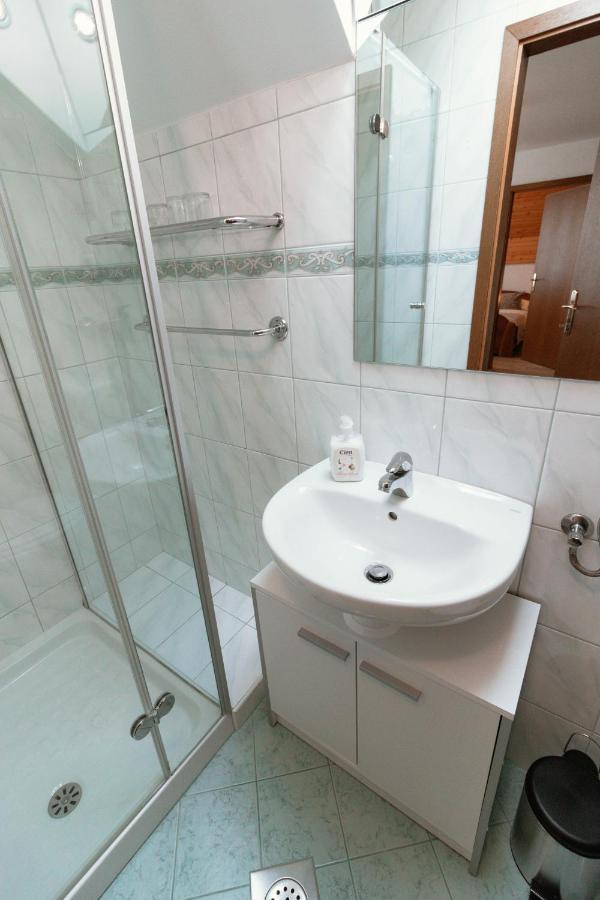 בוהין Apartments & Rooms Malej מראה חיצוני תמונה